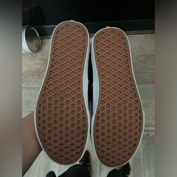 Women’s Black & White Vans - Picture 2 of 3